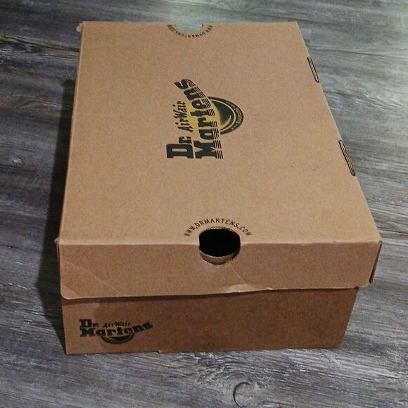 Dr Martens Air Wair Zavala white combat 8 eye boots EUC worn once comes with box - Picture 14 of 15